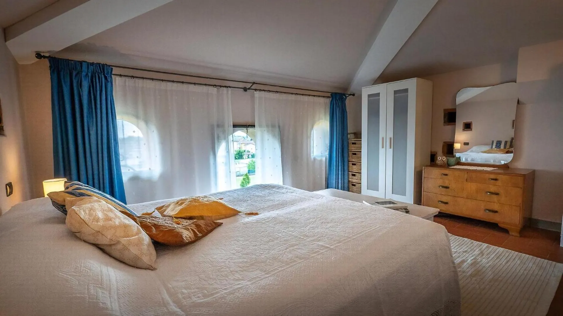 Apartamento Zwei Zimmer Wohnung La Colombaia Mit Garten Massa e Cozzile Itália
