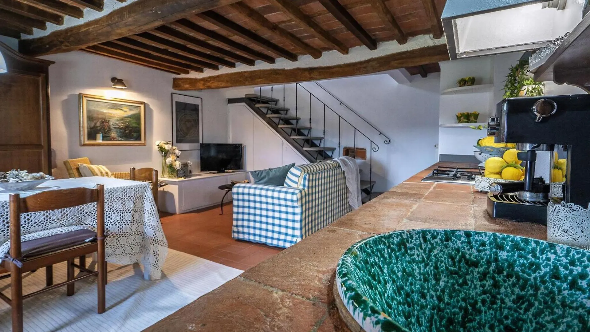 Apartamento Zwei Zimmer Wohnung La Colombaia Mit Garten Massa e Cozzile